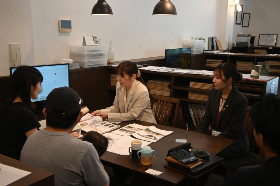imageUrl