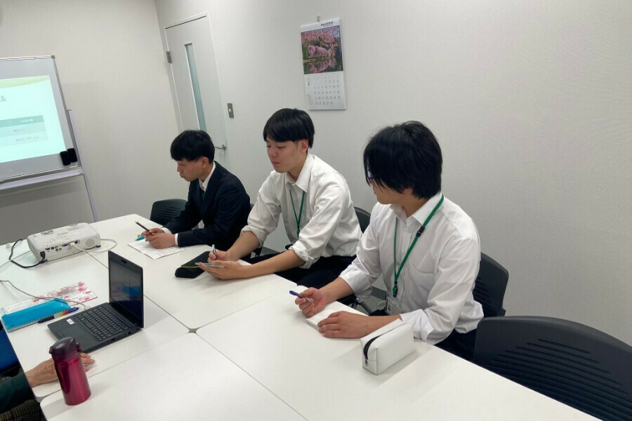 imageUrl