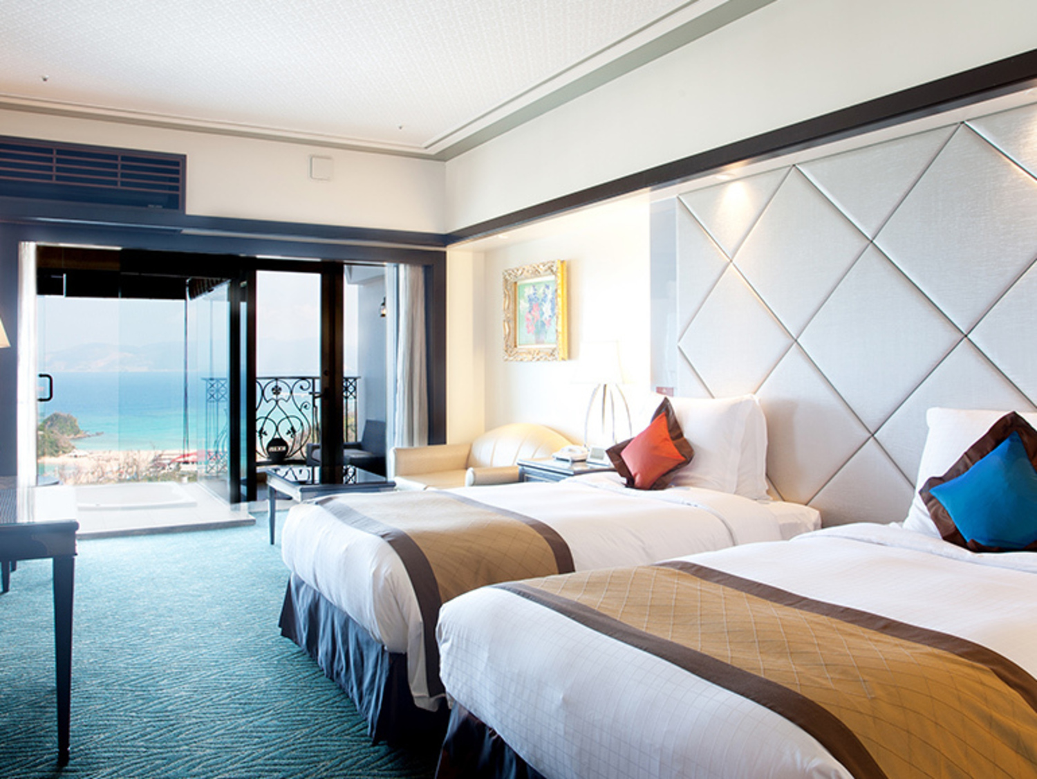 事業所 沖縄かりゆしリゾートEXES恩納