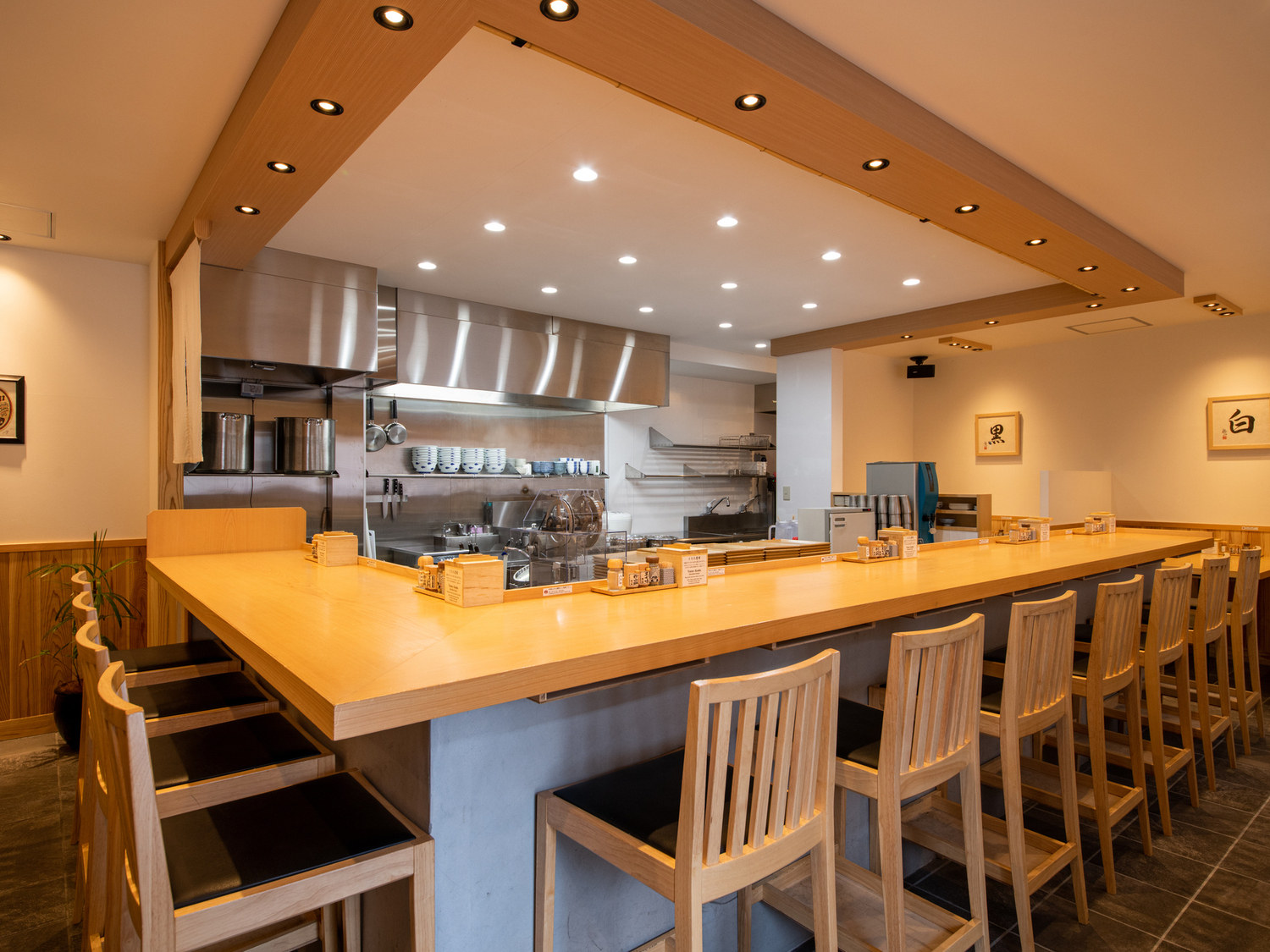 事業所 麵屋　猪一　本店