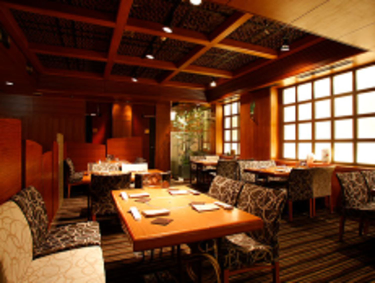 事業所 銀座 瀬里奈