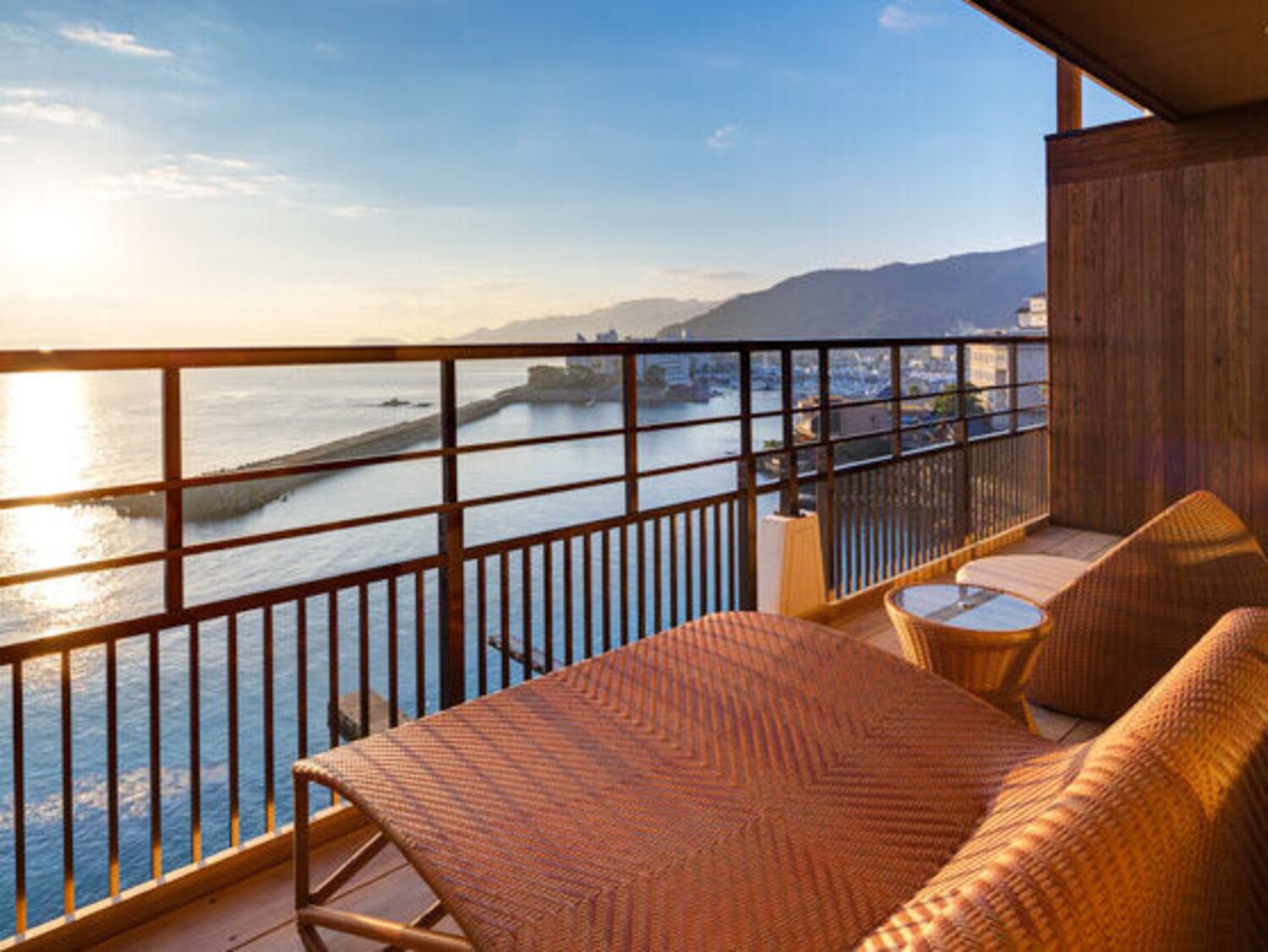 事業所 ホテルニューアワジ