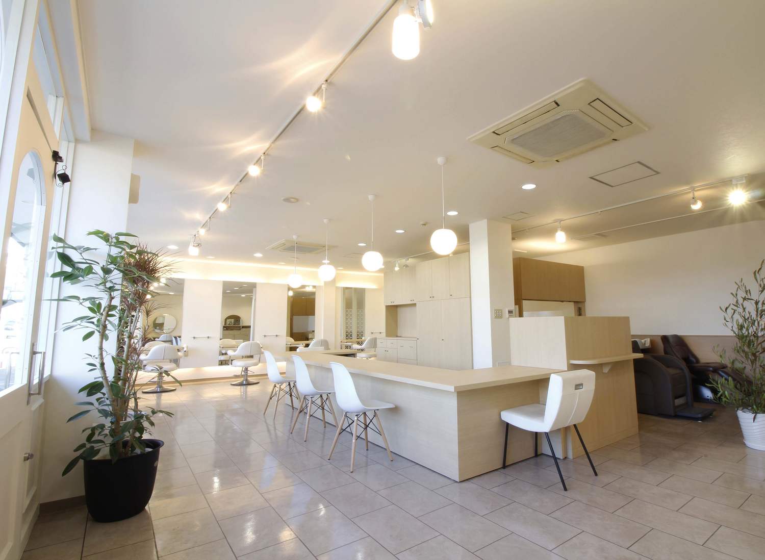 事業所 有限会社レガロ（アコレ　ミリュー　南草津店）