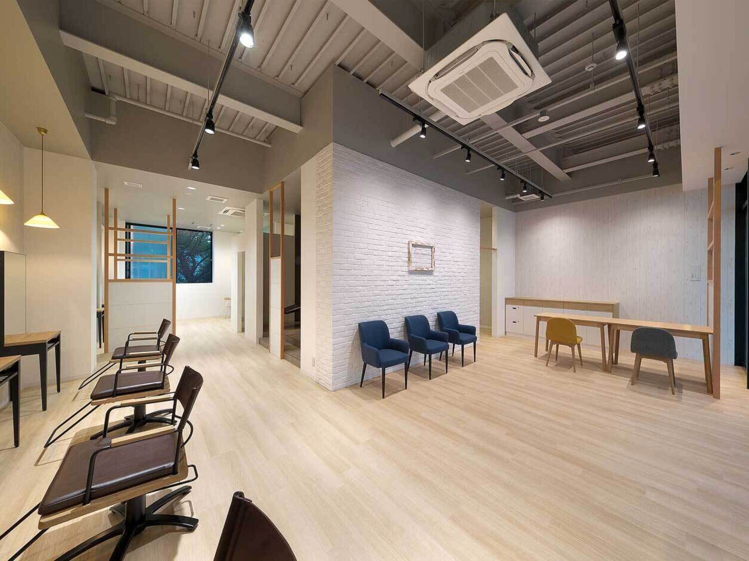 事業所 La reine by HASE