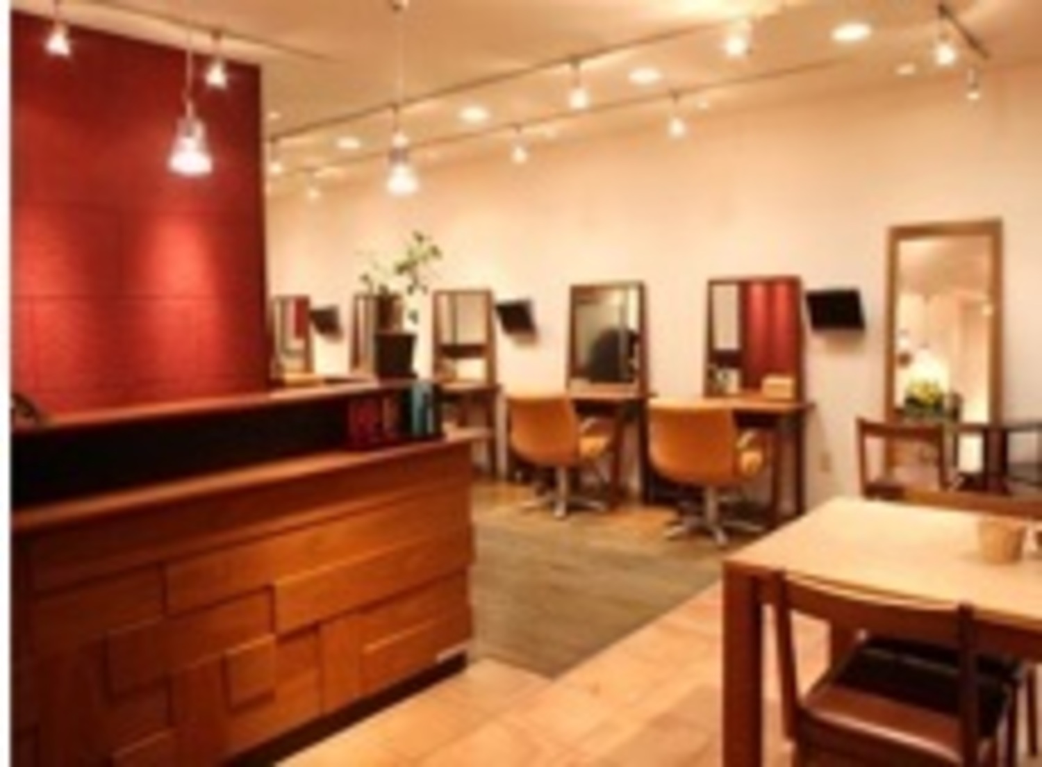 事業所 hair salon pele