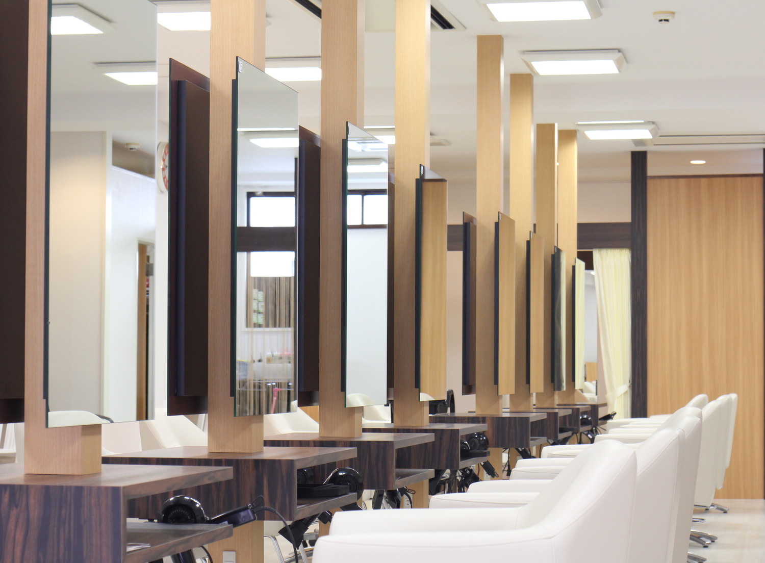 事業所 My  jStyle  by  Ymano  上野店（営業時間　9:30 ～ 18:30）