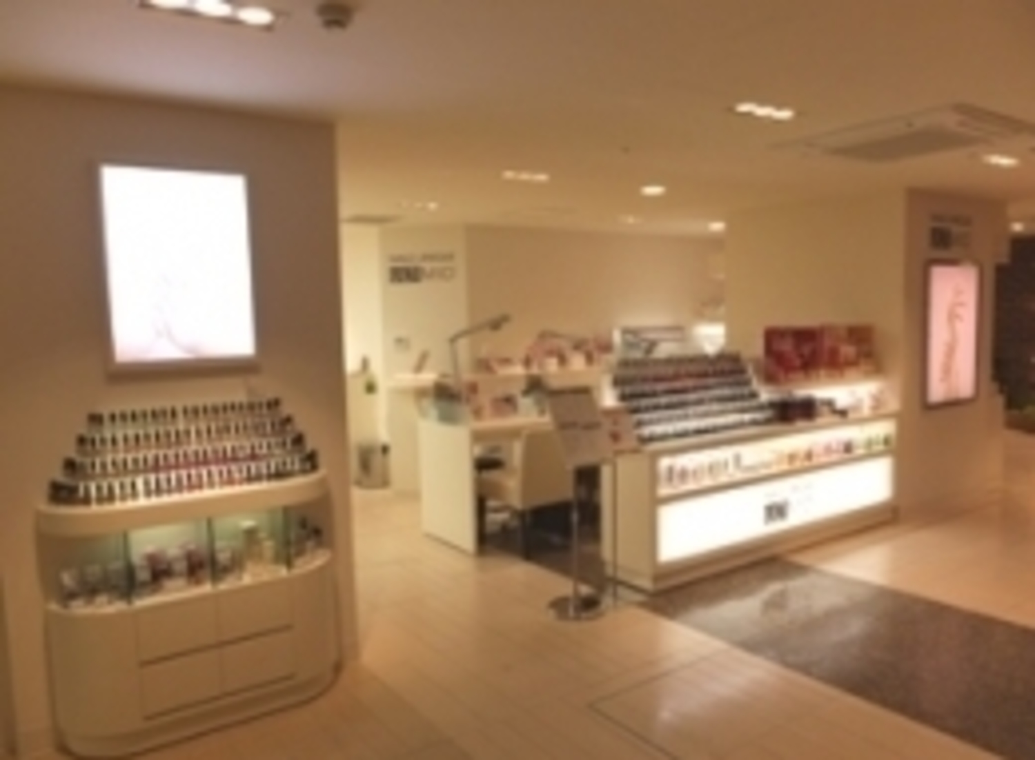 事業所 ネイルズユニーク　アルティミッド　丸井今井札幌本店