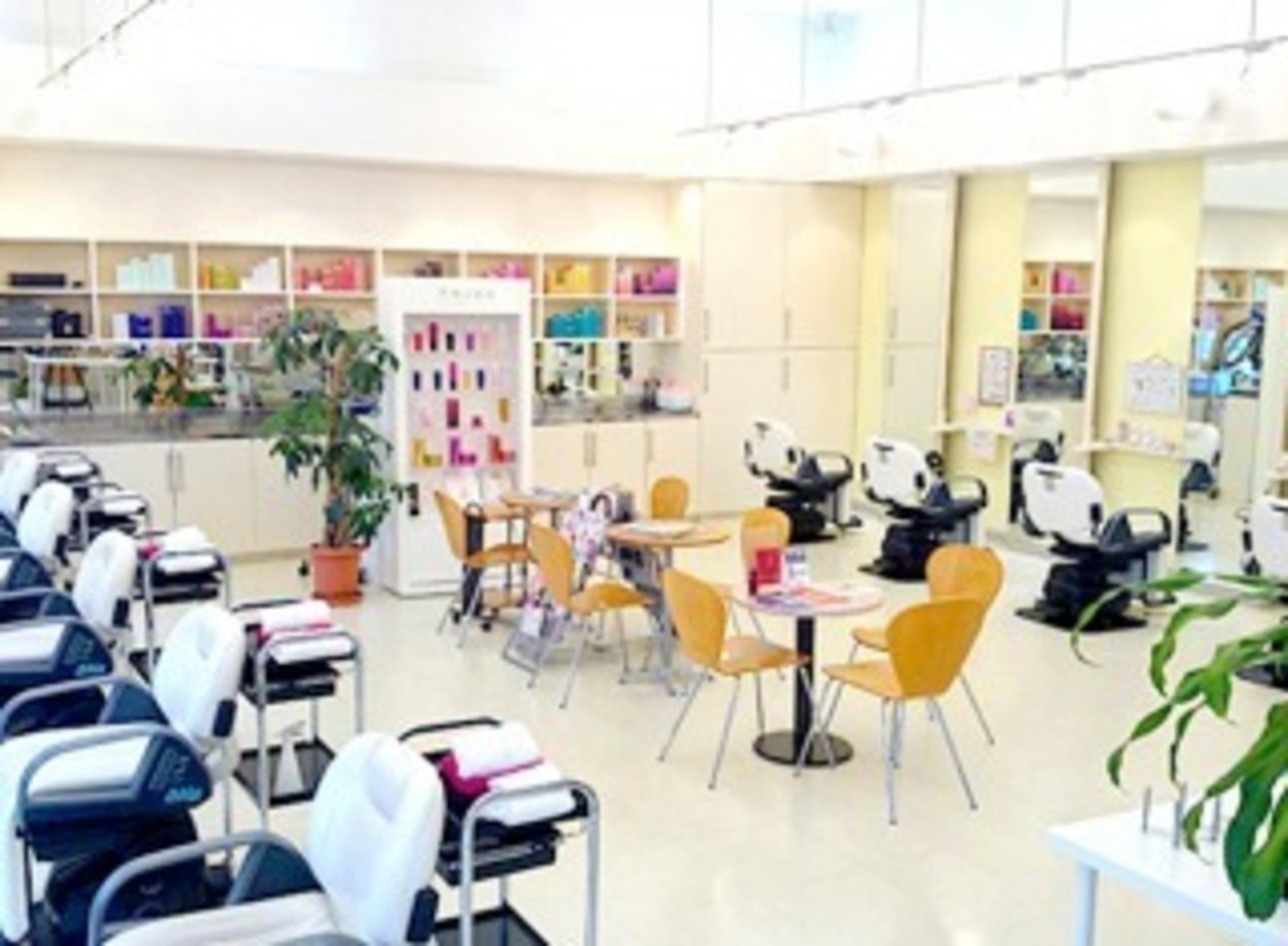 事業所 ヘアメイクアージュ 二日市店