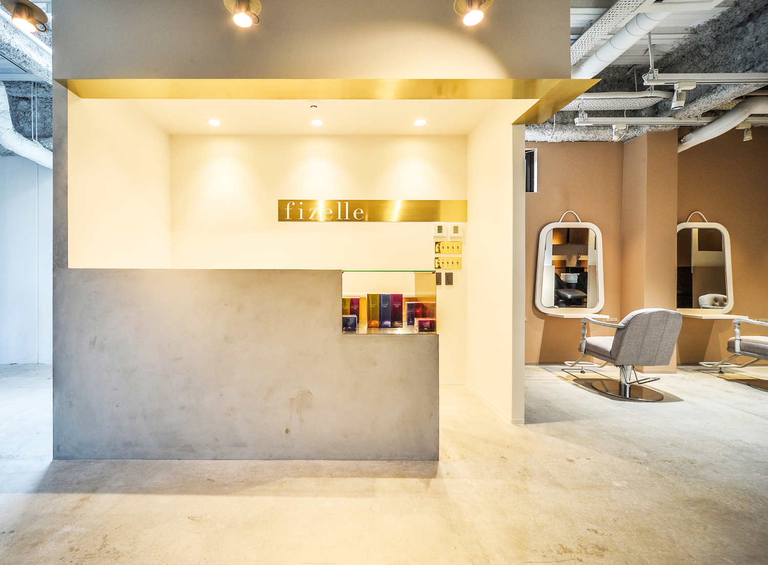 事業所 fizelle 大阪福島店