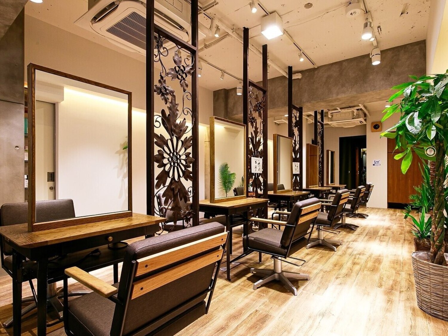 事業所 HairResort粋 新宿三丁目