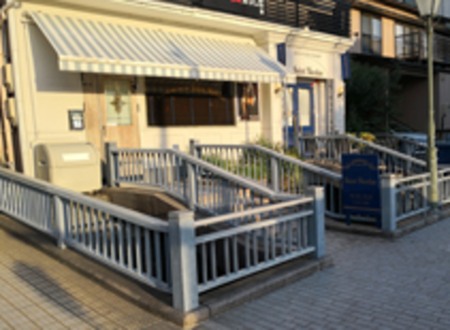 事業所 サンニコラ　香林坊店