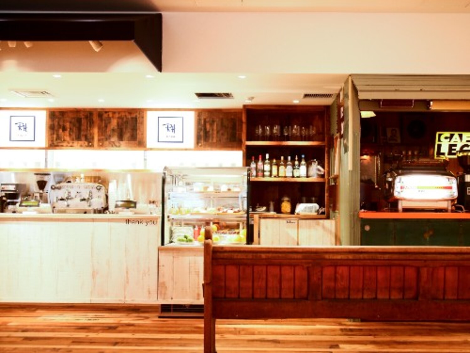 事業所 Ron Herman 千駄ヶ谷店（Ron Herman cafe 併設)
