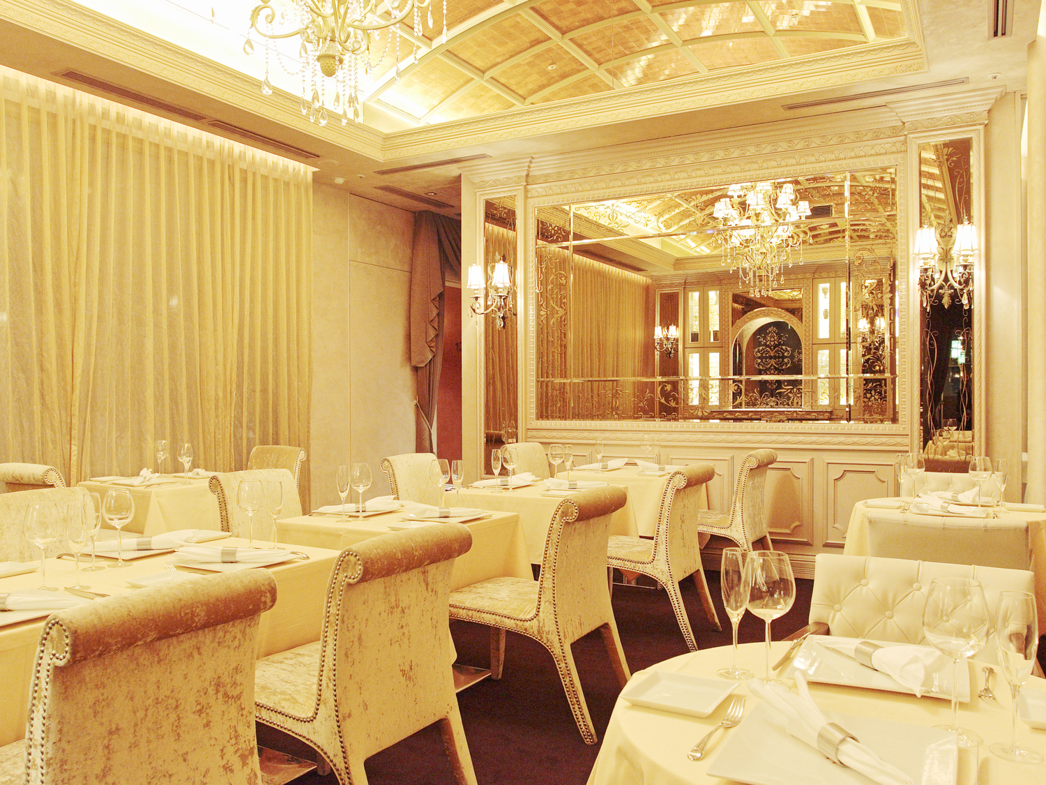 事業所 銀座シェ・トモ