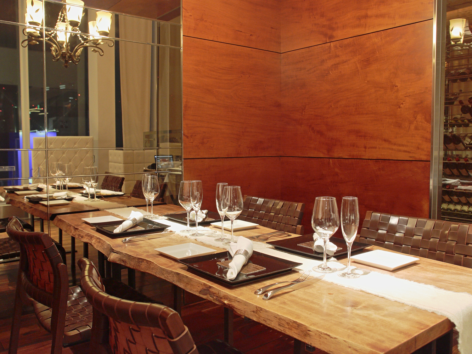 事業所 銀座シェ・トモ