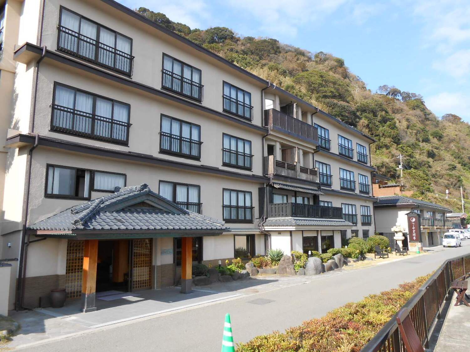 事業所 つるや吉祥亭