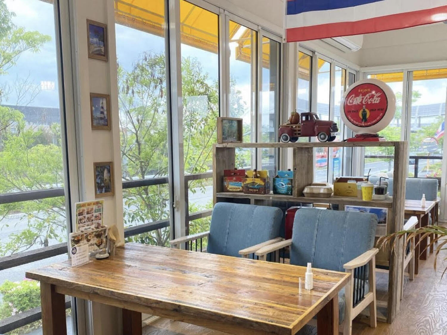 事業所 ALOHA CAFE Pineapple 三田店