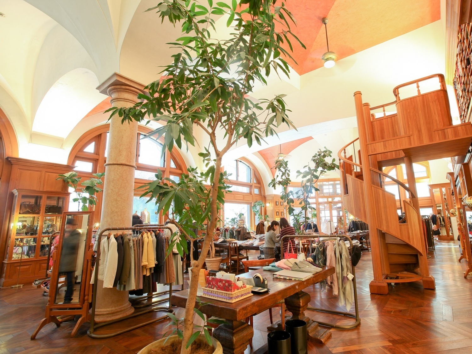 事業所 パパス・マドモアゼルノンノン丸の内本店