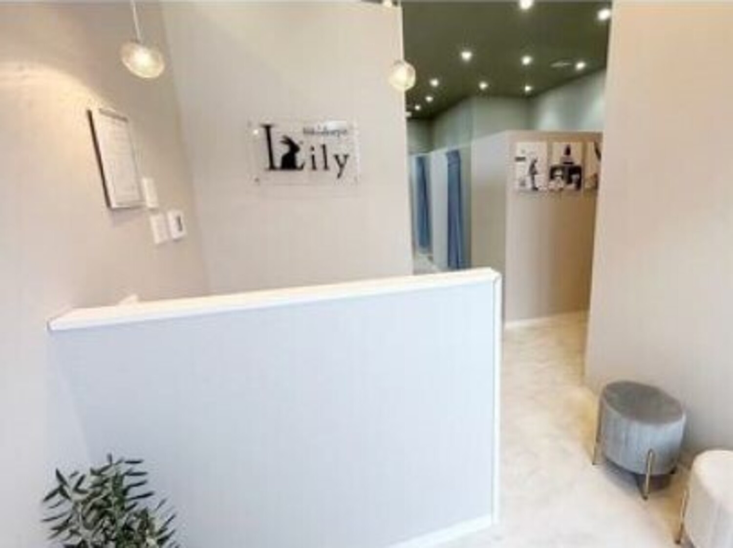 事業所 nail&eye Lily  寝屋川公園店