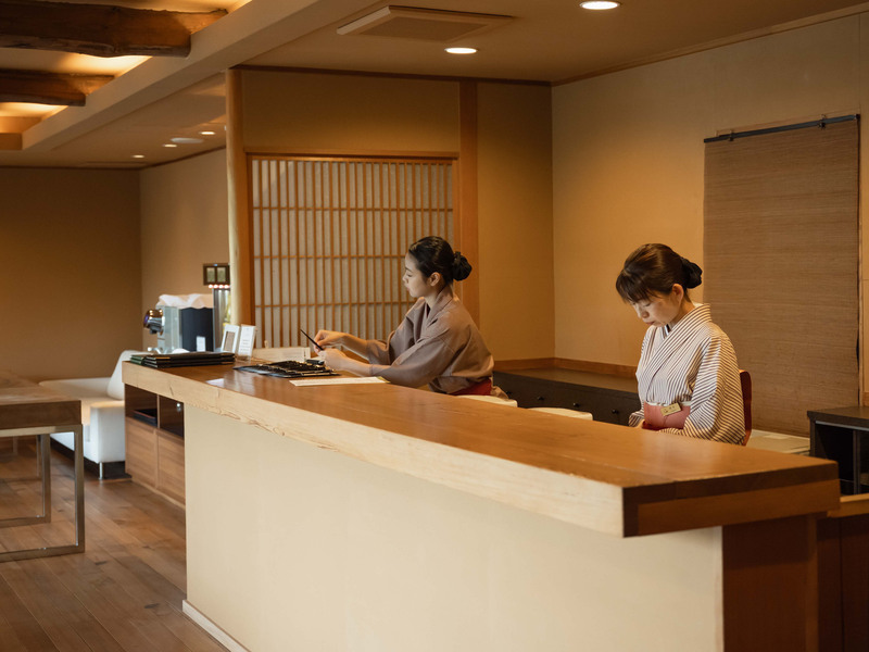 高山荘華野の仕事内容