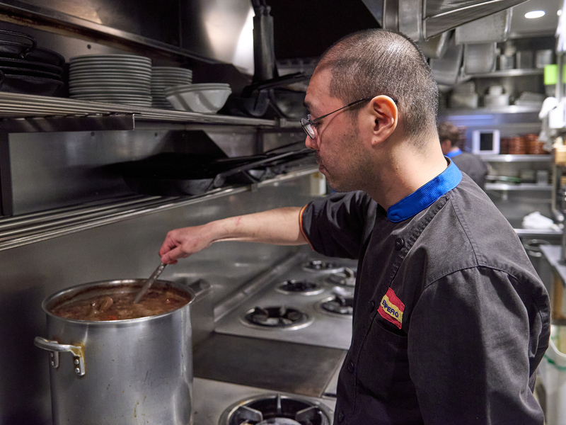 スペインレストラン銀座エスペロ（株式会社銀座ソル）の仕事内容