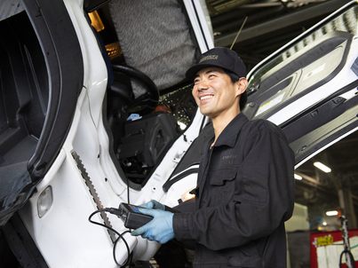 愛鷹自動車工業株式会社の【自動車整備士】「好き」を仕事に！地域に根ざした会社で働こうの募集 車が好き、物作りが好きであれば、技術を磨いていける環境です！