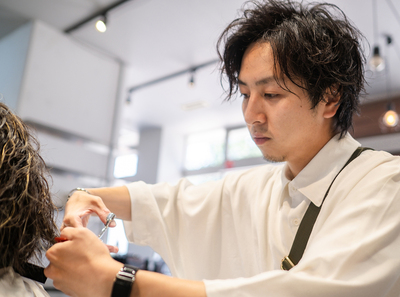 本多 賢史郎さんの活躍 ロゴ